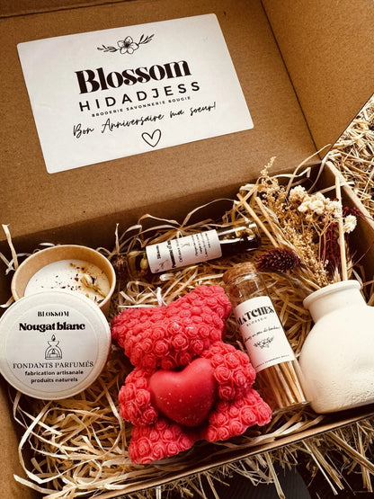 Coffret cadeau  bougie artisanale, Fondant Parfumé, vase et diffuseur - Idée cadeau personnalisée pour Sains-Valentin, Fête des Mères, Marraine, Amie BLOSSOM HIDADJESS